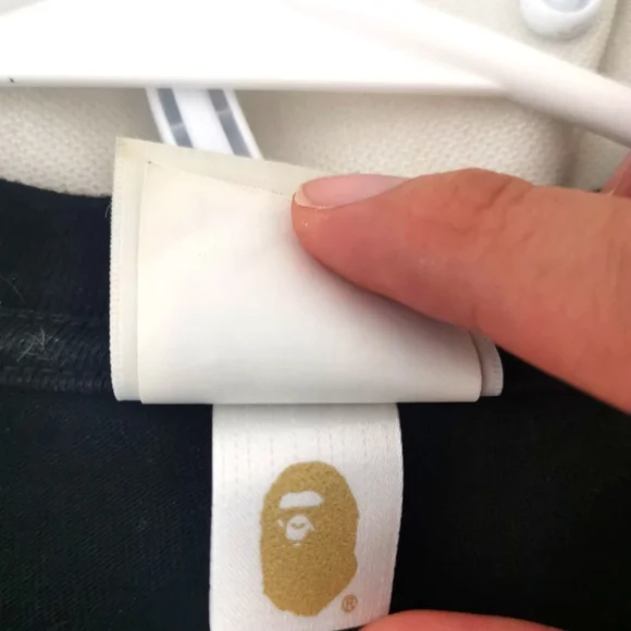 Large Bape Shark Tee - Picture 5 of 7